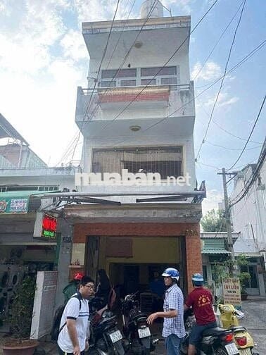 4PN, 3WC. Mặt tiền 283 Thái Phiên, Q11. Giá 14 triệu