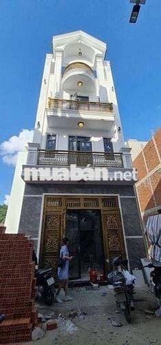 Nhà cho thuê full nội thất.hướng tây