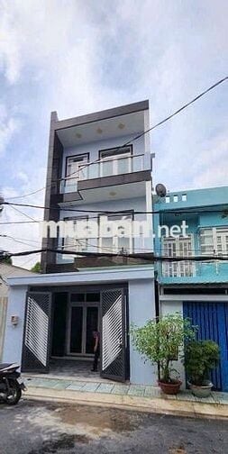 Bán nhà 4 tầng trung tâm Nhà Bè