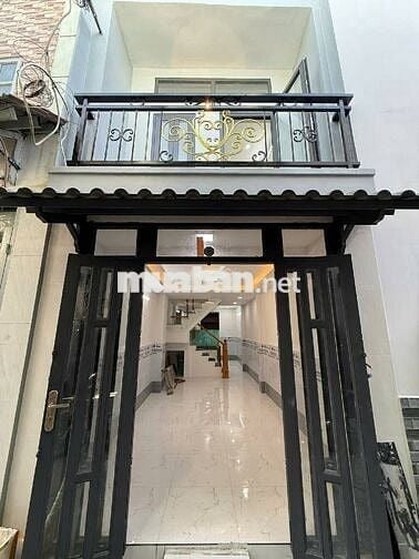 HIẾM - NHÀ NHỎ DỄ MUA - NGAY CHỢ BÌNH LONG - MỚI XÂY XONG VÀO Ở NGAY