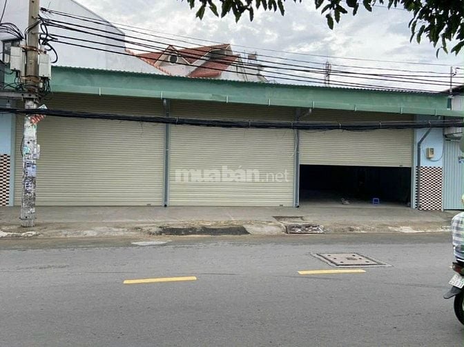 Căn góc 2 mặt tiền 700m2 cần bán