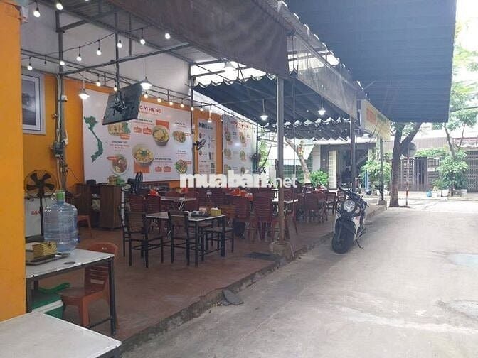 Cho thuê mặt bằng 2 mặt tiền trống suốt, sát cầu tình yêu