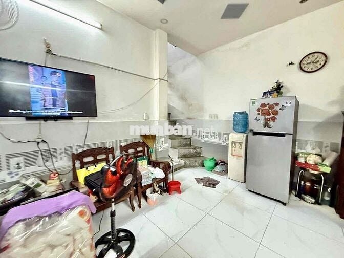 Gấp bán nhà Hẻm Xe Hơi Tân Thới Hiệp -Nở Hậu Đẹp Nhỉnh 3 tỉ .