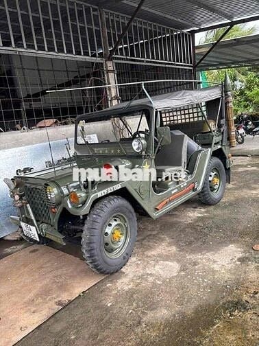 Jeep M151 A2 Xanh quân đội