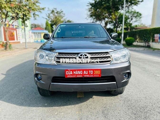 Toyota Fortuner 2010 2.7V 4x4 AT -
