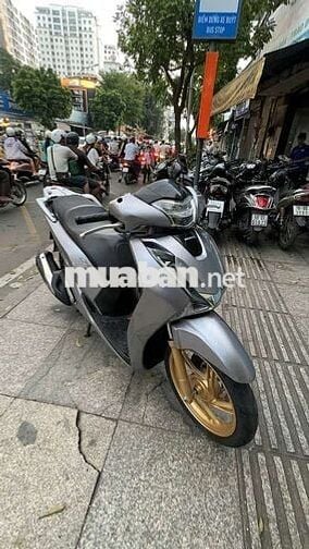 Honda SH 150i 2018 mới 90% Bstp chính chủ