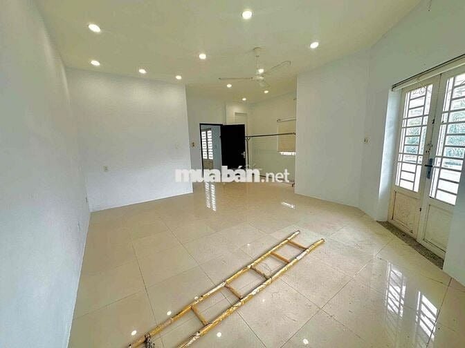 Cho thuê phòng 104 Cao Lỗ P4 Q8  Lh: ***     giờ giấc tự do  ,