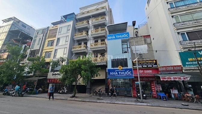 Bán 80m2 đất phố Lạc Long Quân, ô tô tránh, ngõ thông, gần hồ