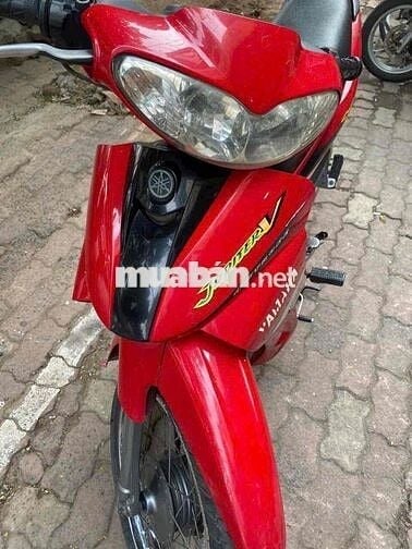 xe jupito v màu đỏ