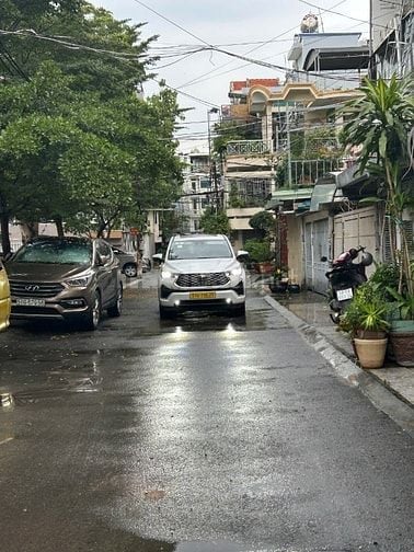 BÁN NHÀ GẦN ĐƯỜNG NGUYỄN VĂN THƯƠNG ( D1 cũ ) GIÁ 10.7 TỶ