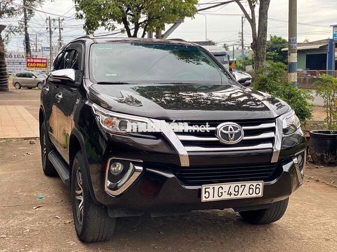Toyota Fortuner 2017 đk 2018 sàn dầu 1 chủ