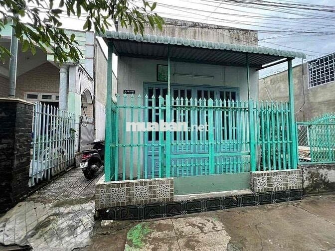 nhà sau lưng bệnh viện thánh tâm tôi bán về quê