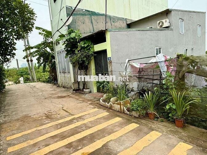 Cho thuê nhà xuân khôi cự khối 80m 2 tầng 2 ngủ giá 5 triệu