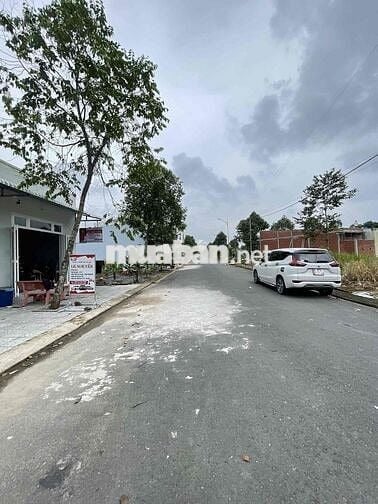 Nhà 2 phòng mới 99% KDC Hồng Loan