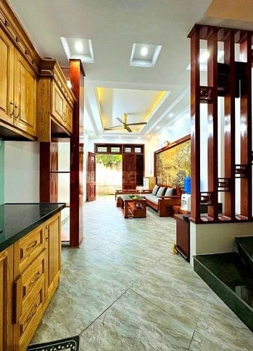 QUÁ HIẾM! NHỈNH 8 TỶ PHỐ TRẠM, NHÀ DÂN XÂY 5 TẦNG, Ô TÔ QUA NHÀ, FULL 