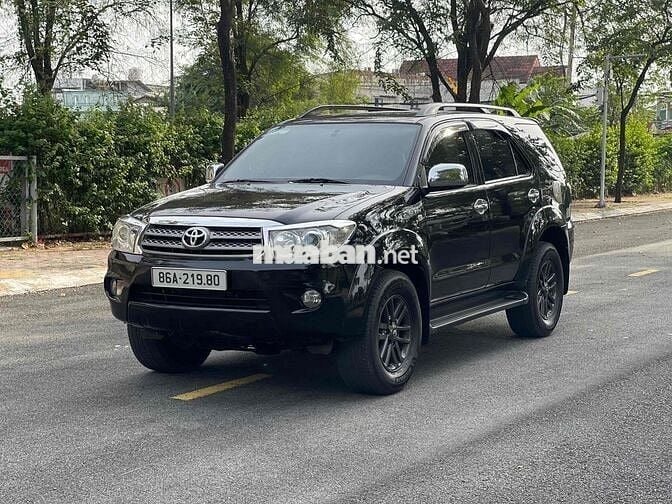 Toyota Fortuner 2011 2 Cầu Máy Xăng Bao Sang Tên