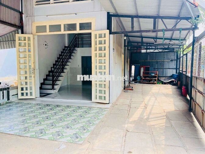Cho thuê nhà sân oto dt rộng 125m2 dĩ an Bình Dương