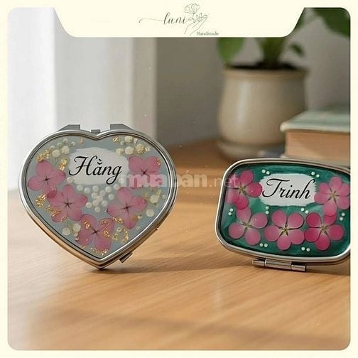 Gương khắc tên resin: Món quà "độc bản" khẳng định cá tính riêng