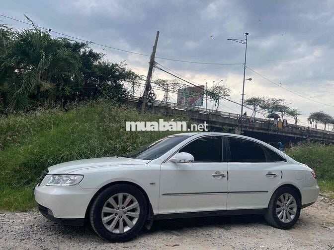 Hyundai AZERA std màu trắng