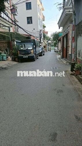 Cho thuê nhà ngọc thụy Long biên 60m 5 tầng ngõ ô tô tránh giá 15 triê