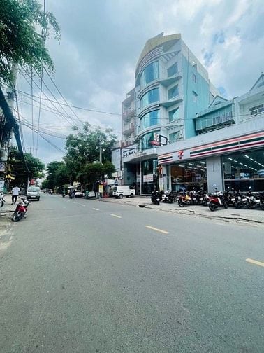 BÁN NHÀ ĐƯỜNG D5 GẦN NGUYỄN GIA TRÍ ( D2 cũ )GIÁ 15.9 TỶ