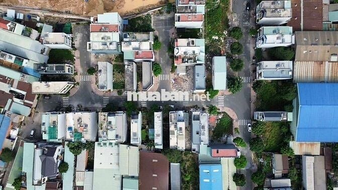 Bán nhà sổ riêng dĩ an giá 3ty9