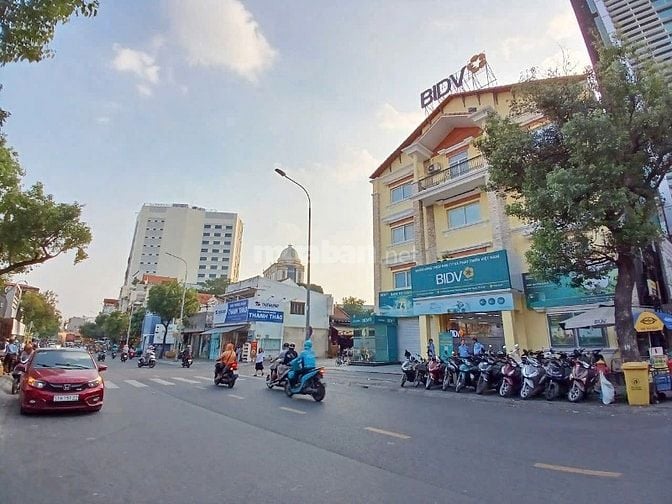  Bán đất MT 54 Hoàng Hoa Thám, P.7, Bình Thạnh, 309m2, giá 95 tỷ.