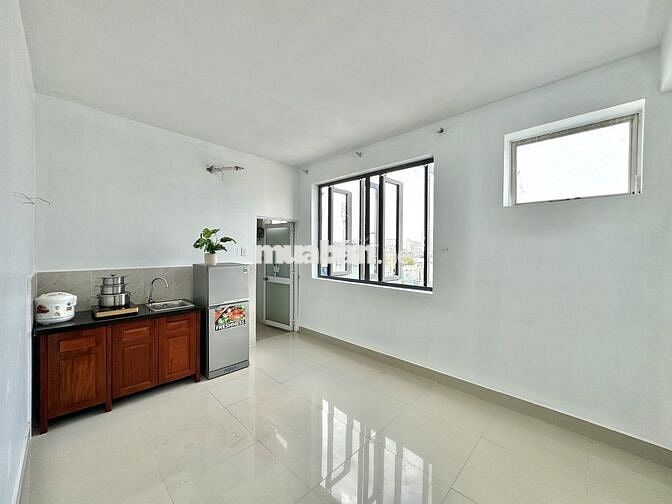 PHÒNG CỬA SỔ TRỜI GẦN CHỢ HOÀNG HOA THÁM - ETOWN