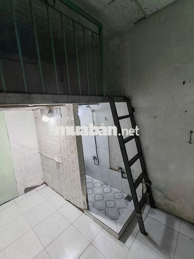 Phòng trọ 15m2 có gác , đường Lũy Bán Bích