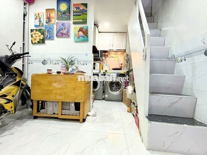 Bán nhà nhỏ Hẻm Trần Đình Xu Quận 1 full nội thất