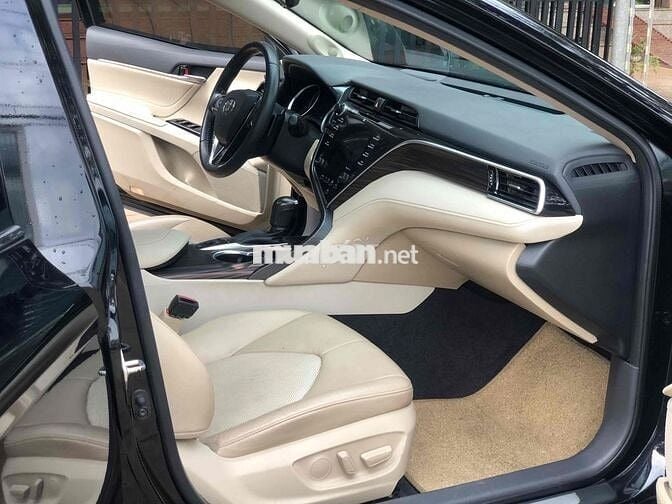 Toyota Camry 2021 2.5Q - 54000 km