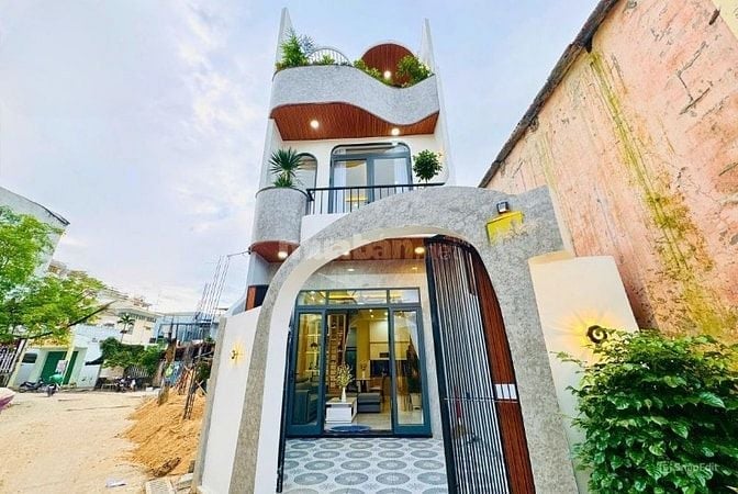 Bán gấp nhà 1 trệt 1 lầu giá rẻ 125m2 ngay Trung tâm Thủ Dầu Một 