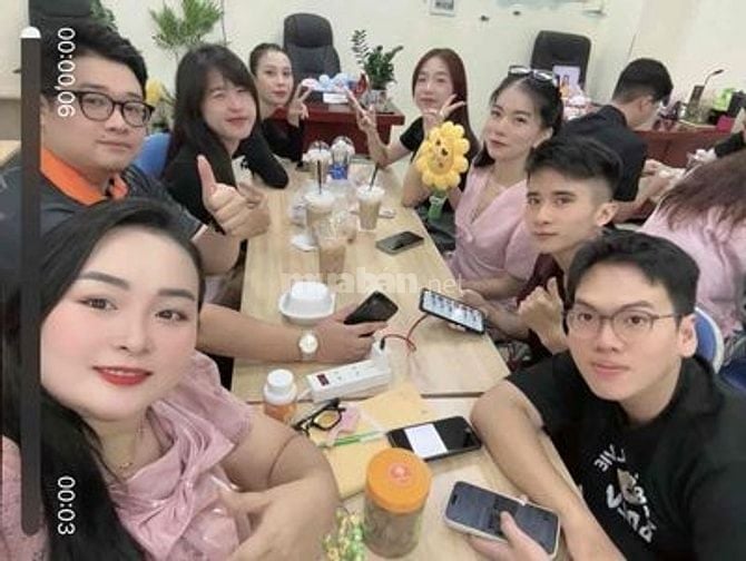 Cần tuyển gấp nhân viên trực page facebook