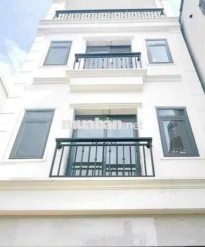 Cho thuê nhà MT 380A Nguyễn Tri Phương, Phường 4, Quận 10.