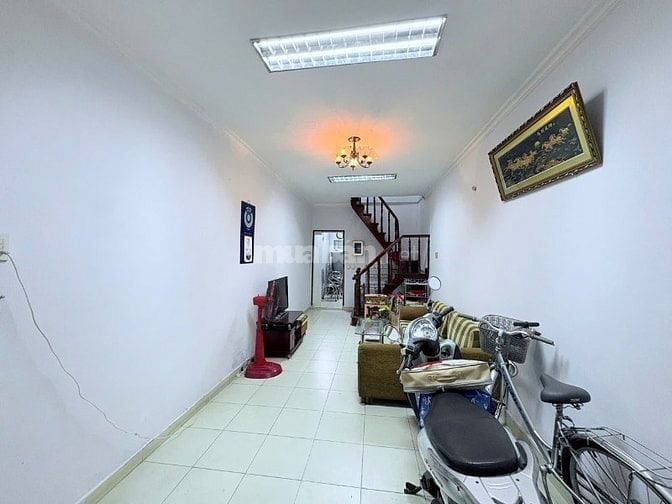 Cho thuê nhà Đ.Đ.T.Nghi hẻm 4m(0XH) Nguyễn Thông, P.9, Q.3 giá 13.5tr