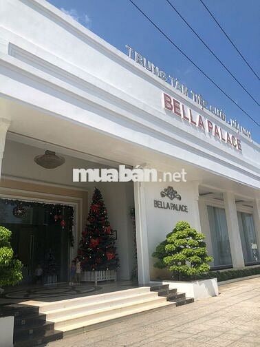 Bán nhà hàng tiệc cưới Bella và quán cafe Góc ngay vòng xoay NTNO