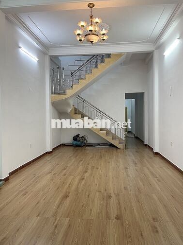 Cho thuê nhà mặt tiền đường Lê Văn Hiến, gần bv 600 giường