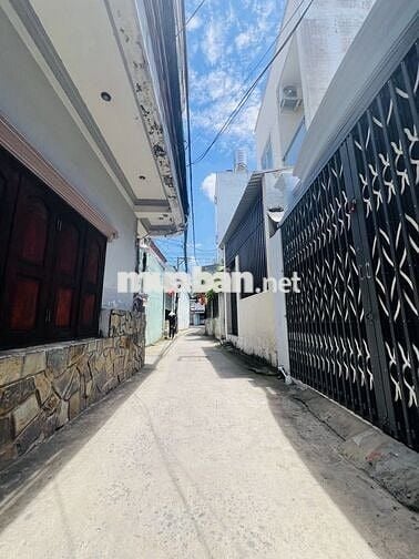 Nhà phố trệt gác. Có 3Pn rộng. Full nội thất tại Nhà Bè. Shr vay bank