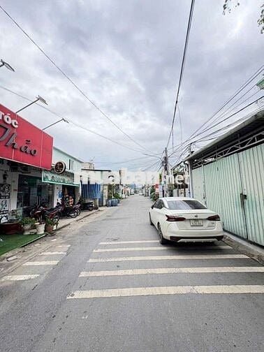 7tỷ8NHÀ MẶT TIỀN KHU SÂN VẬN ĐỘNG DĨ AN