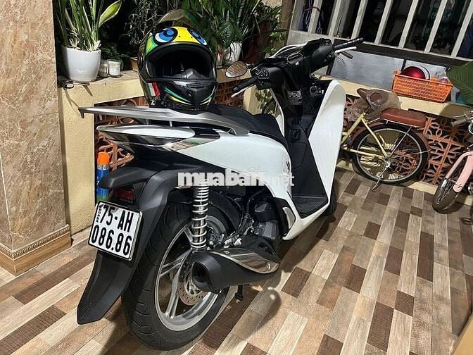 Xe SH160 ABS 2025 màu trắng, tình trạng keng 99,99