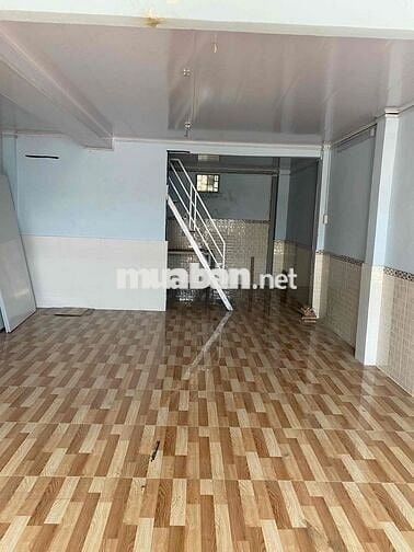 cho thuê nhà ngay trung tâm ngã 5 hẻm thông buôn bán nhỏ mới sơn sửa