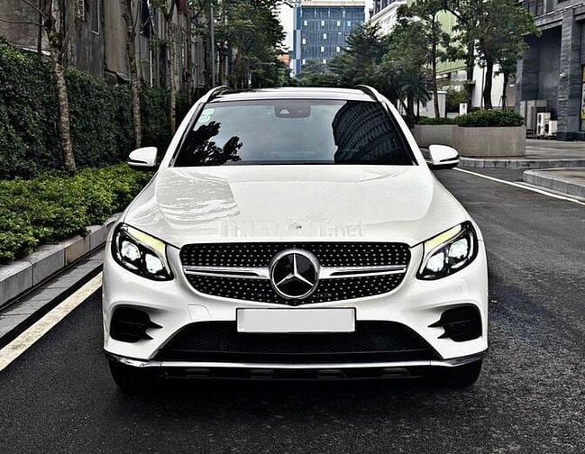 Mercedes GLC300 2018 model 2019 màu trắng