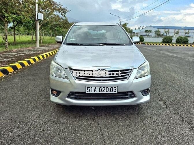 Toyota Innova 2013 2.0E  Xe Rin Đẹp Keng