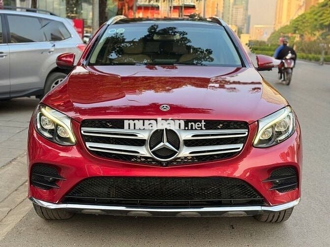 Mercedes GLC300 2018 model 2019 màu đỏ