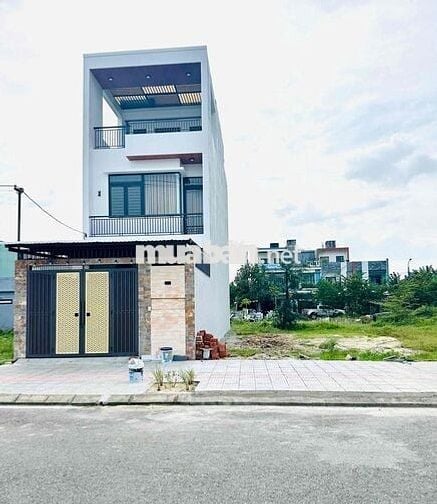 Càn tiền bán nhanh lô đất đường Phạm Đình Bân , nhìn ra Võ Chí Công