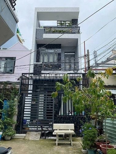 Cần bán gấp nhà Lý Nam Đế Phường 7 Quận 11 . 