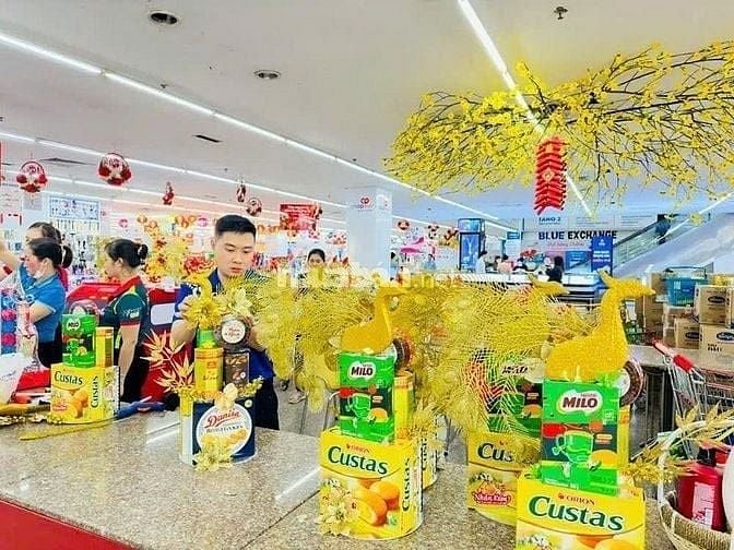 Bổ Sung Nhân Viên Bán Hàng, Gói Hàng,  Dịp Noel, Tết