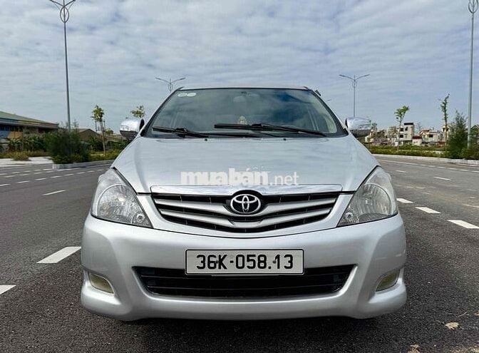 Toyota Innova 2009 G - 220000 km
