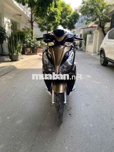 Honda Air Blade zin cả xe đẹp như hình