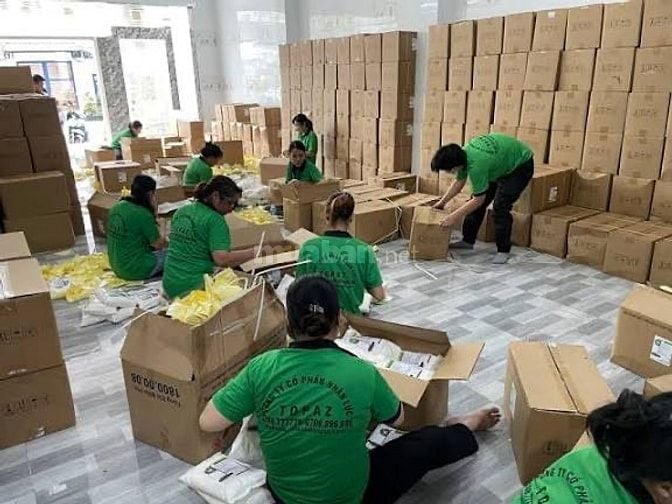 Việc gần Tết : cần gấp 4 LĐPT đóng gói , dán tem tại Tân Phú